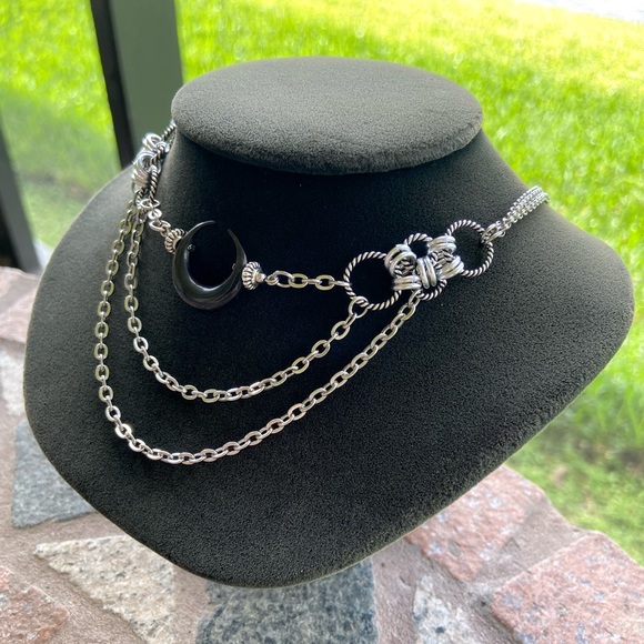 Handmade maille choker & Black crecent moon lunula horns charm goth necklace - Picture 8 of 15
